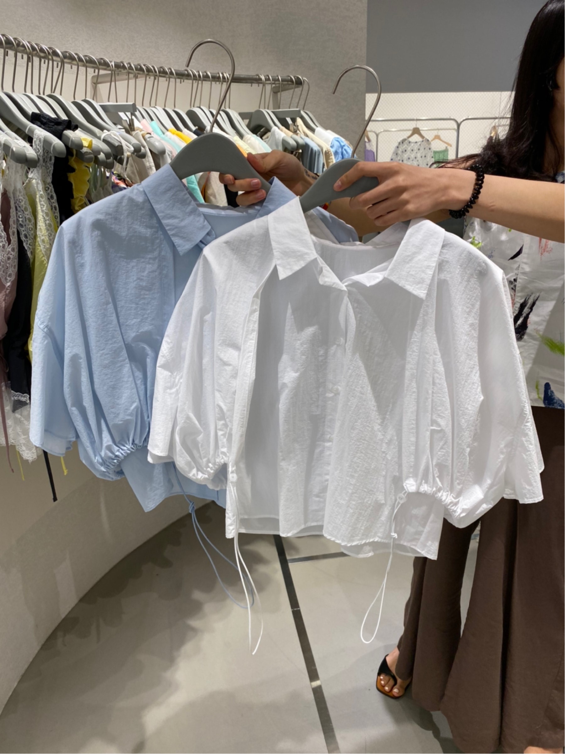 天蓝色