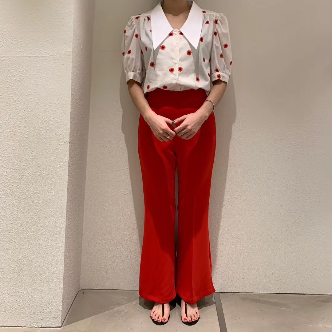 红色