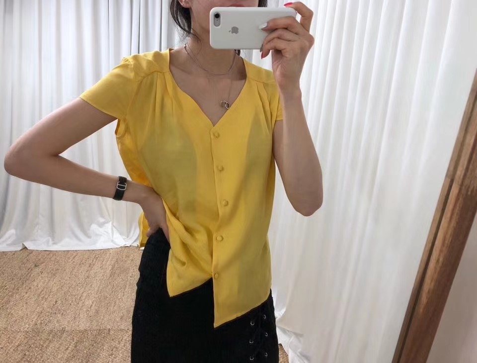黄色