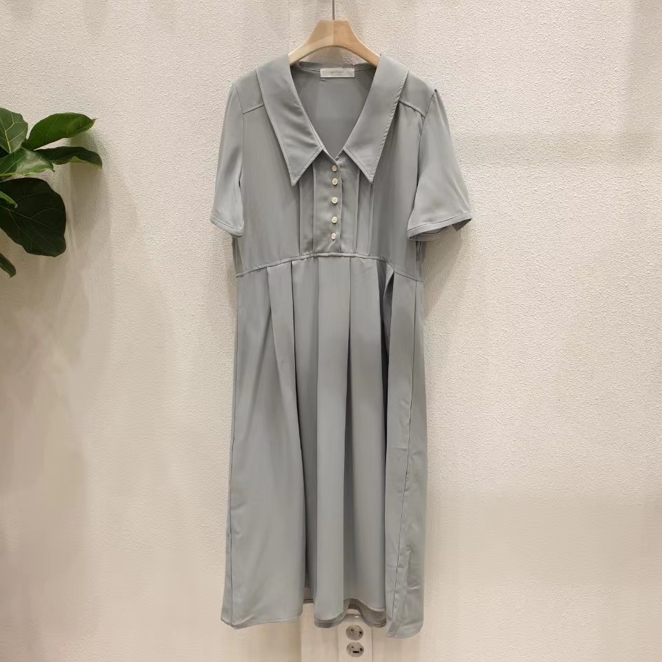 蓝色