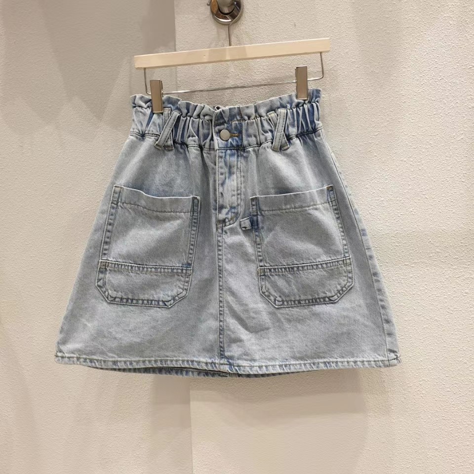 蓝色