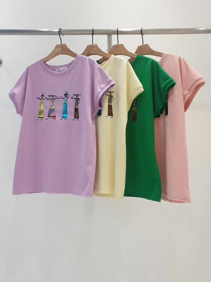粉红色