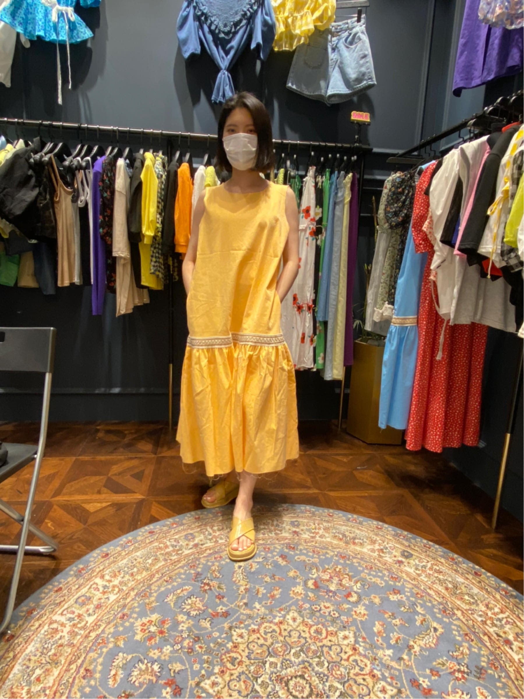 黄色