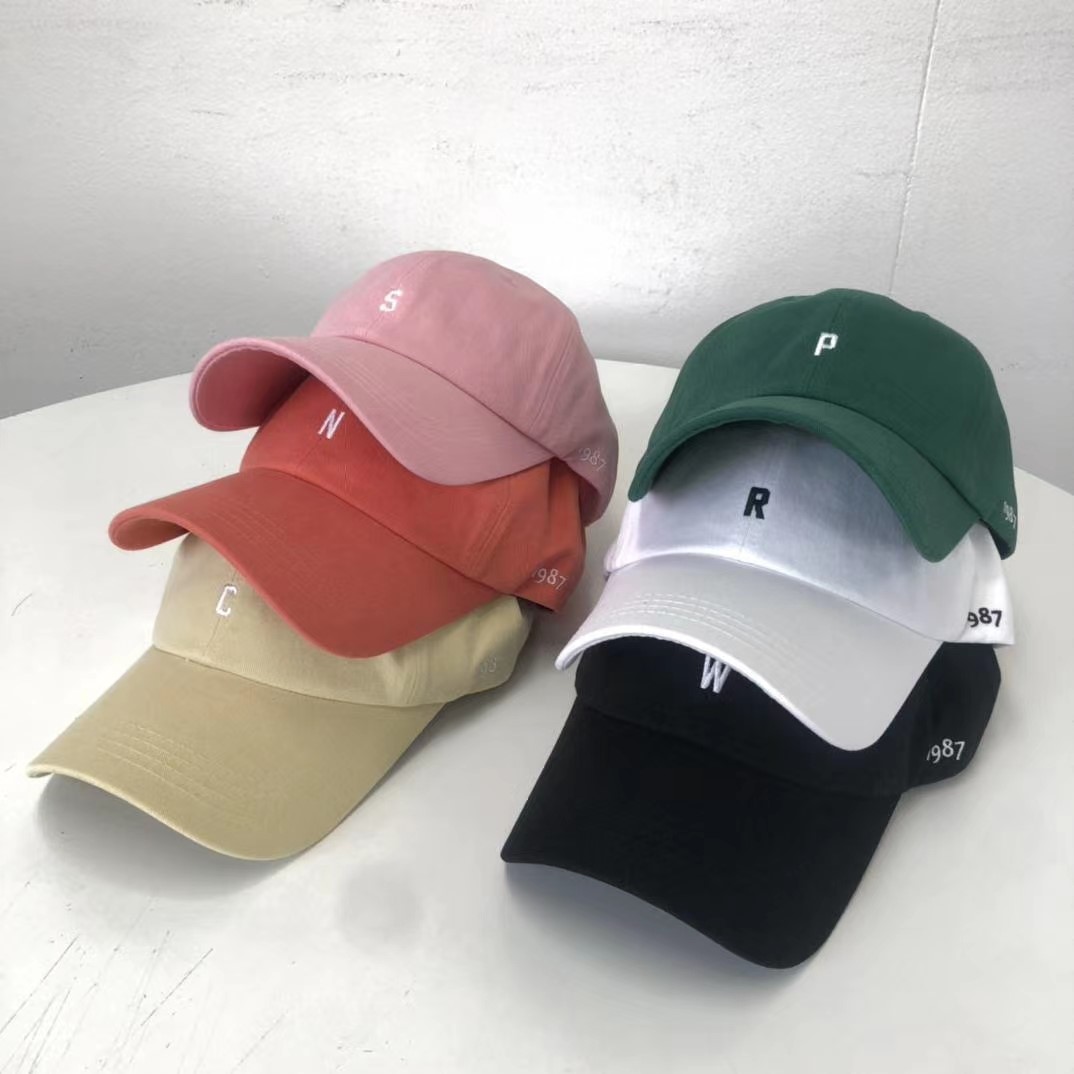粉红色