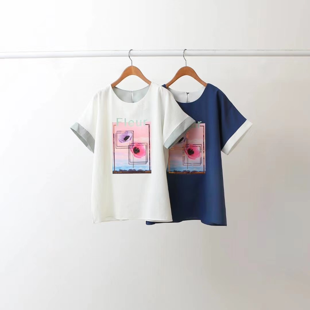 蓝色