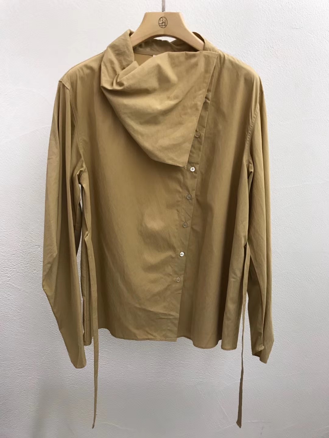 深棕色