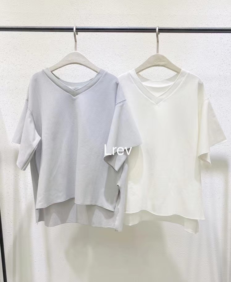 灰色