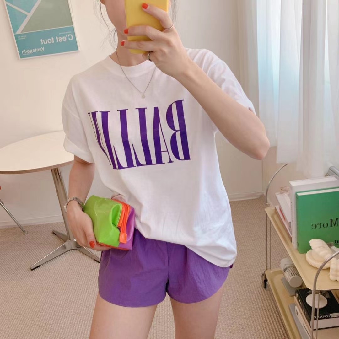 白色