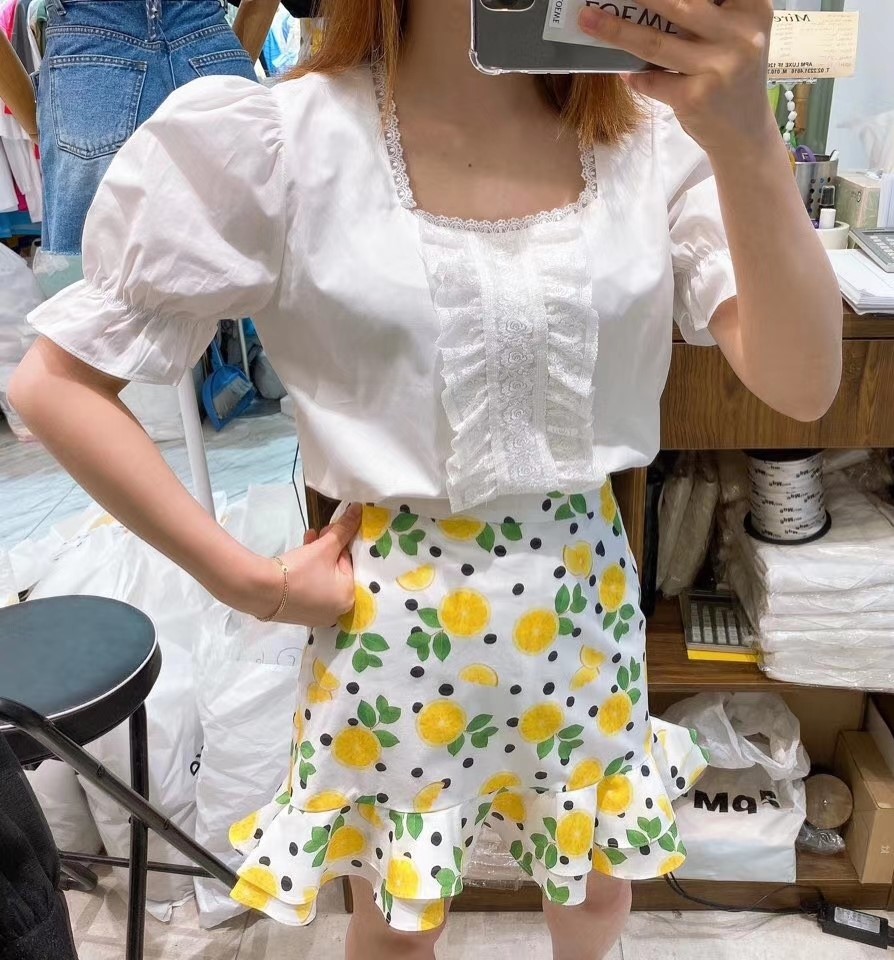 红色