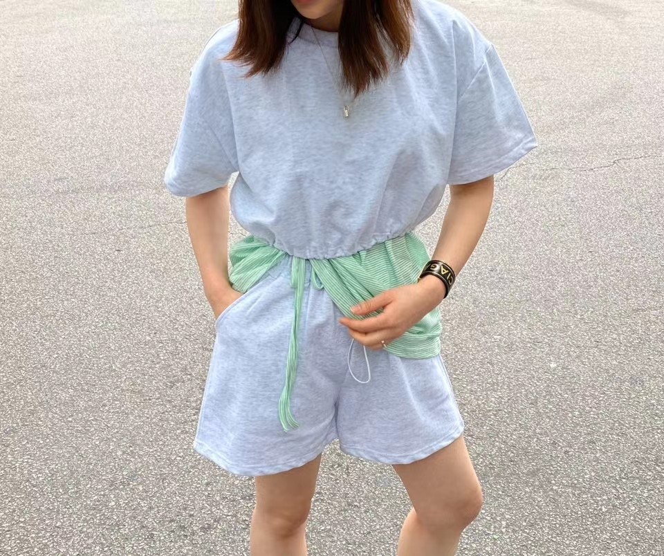 白色
