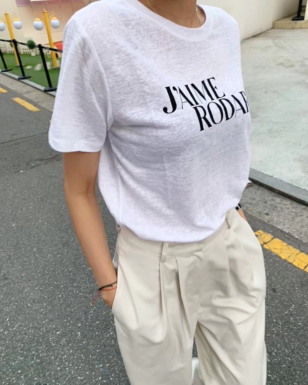白色