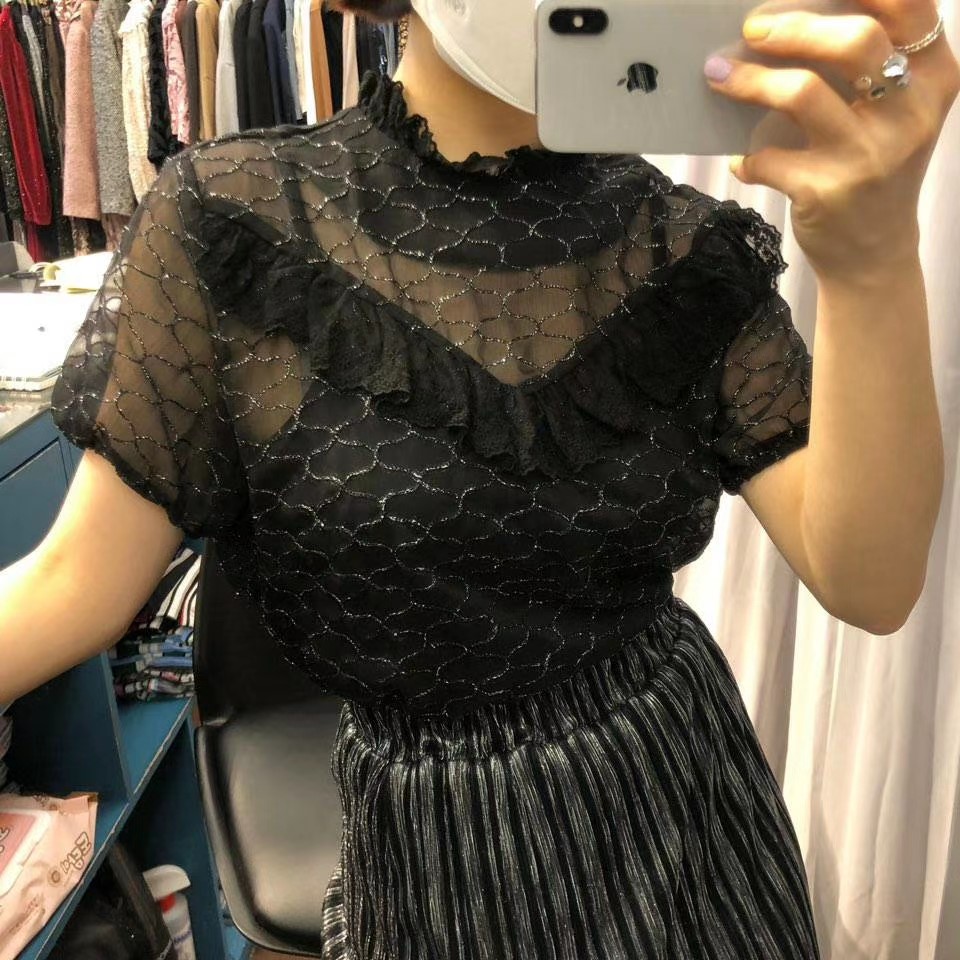 黑色