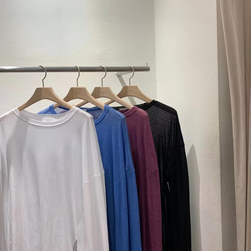 酒红色