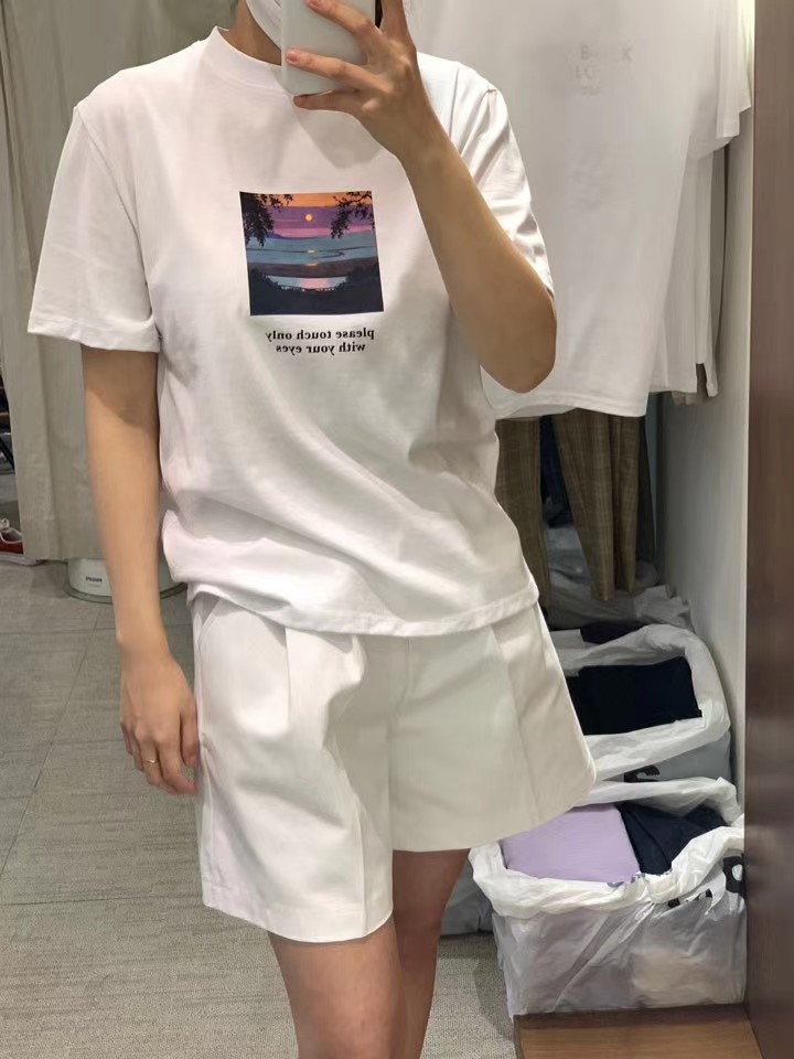 白色