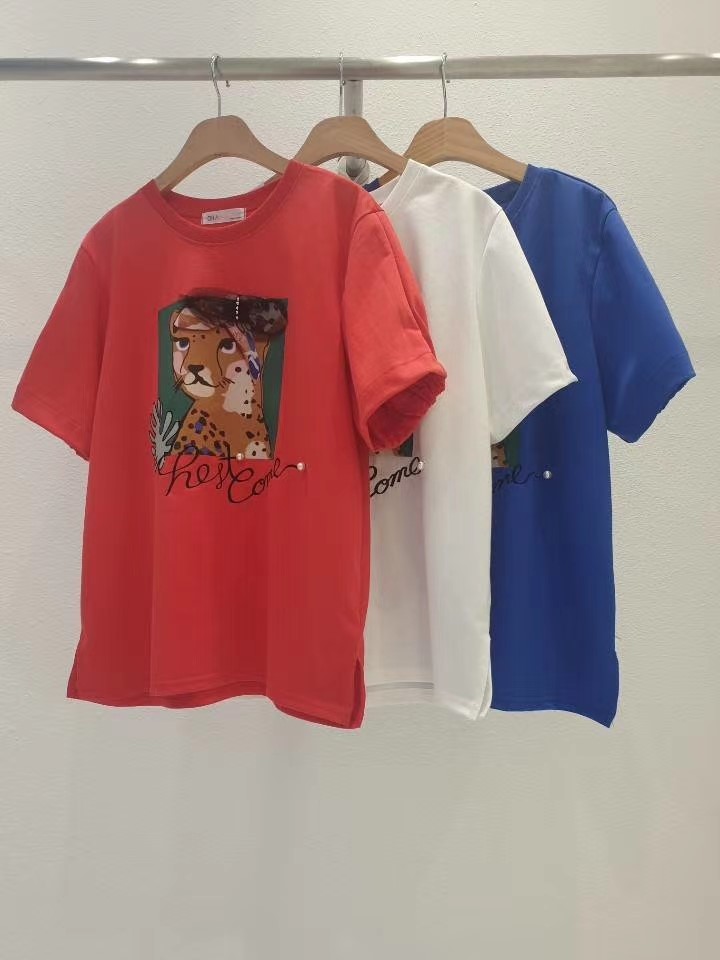 蓝色