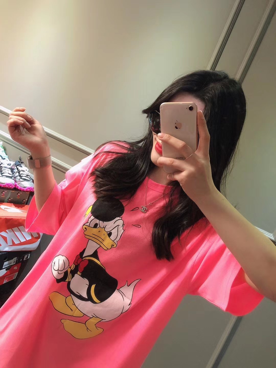 粉红色