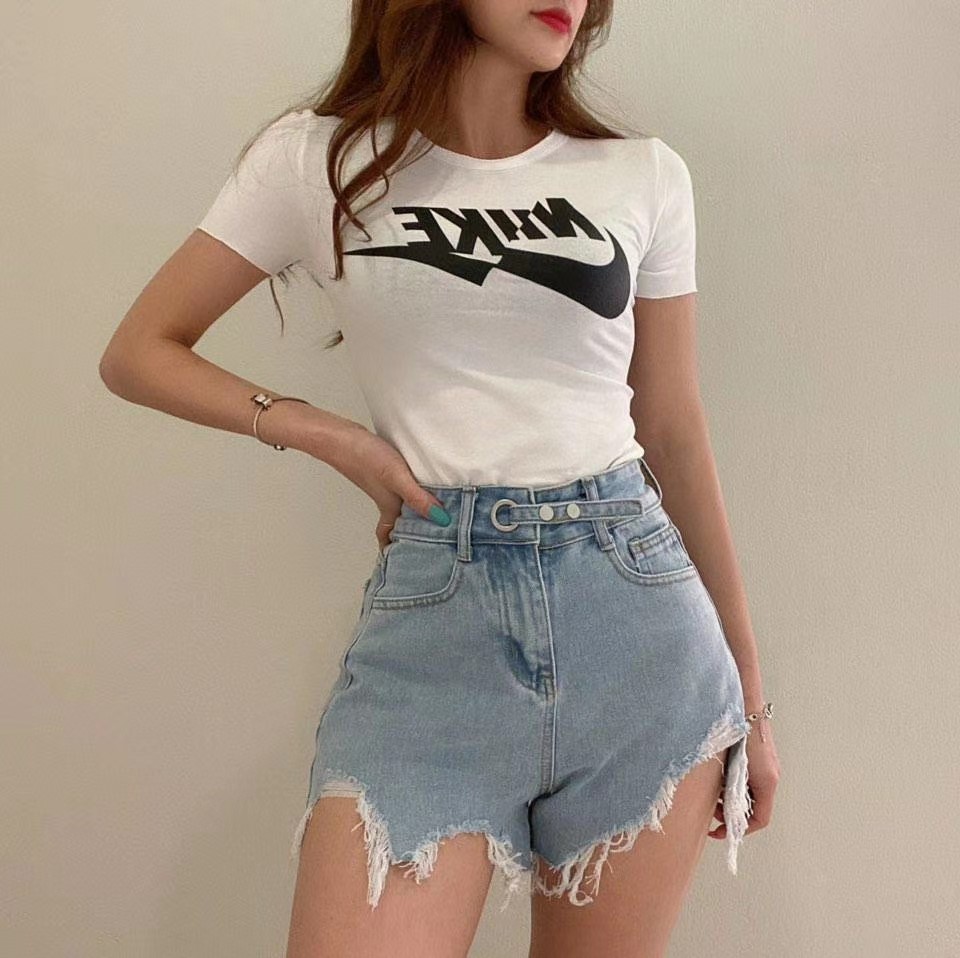 白色