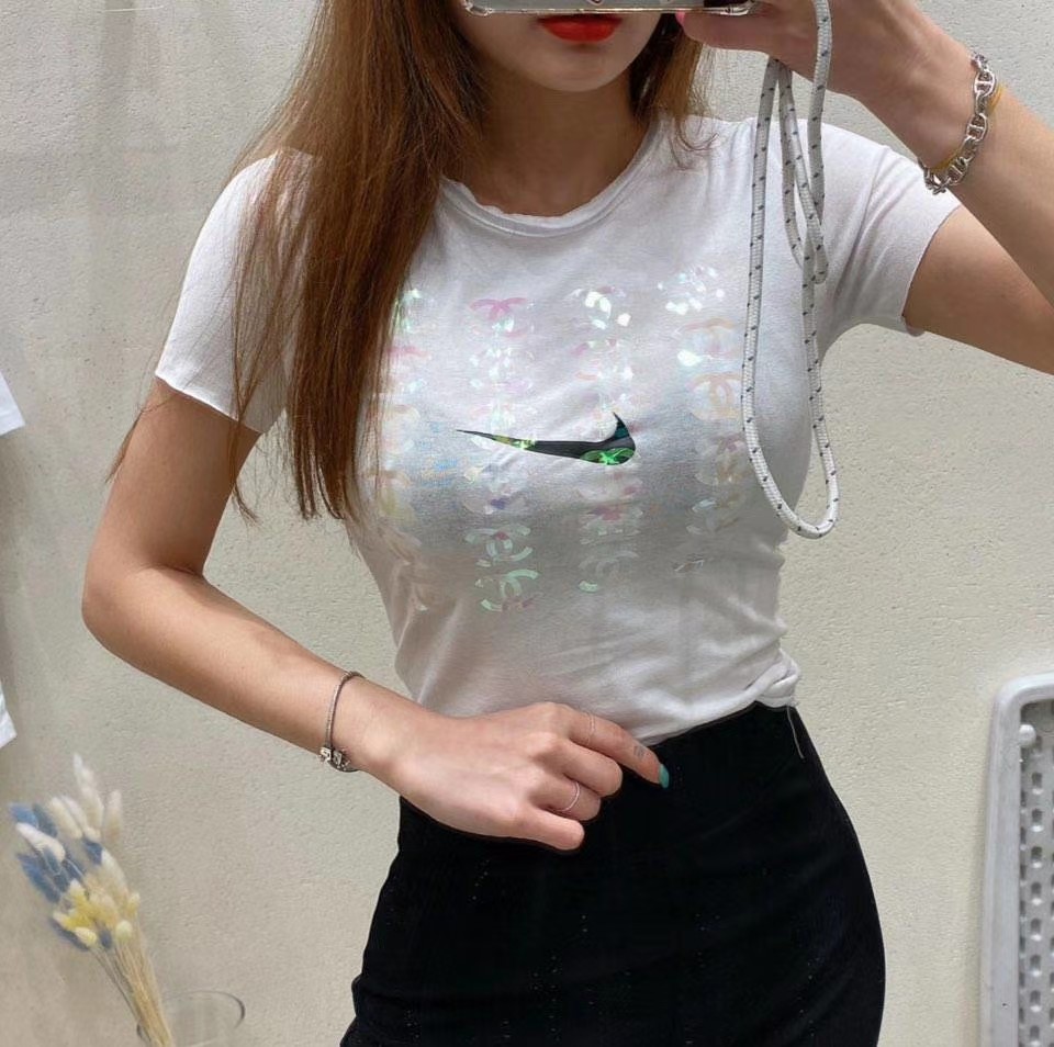 白色