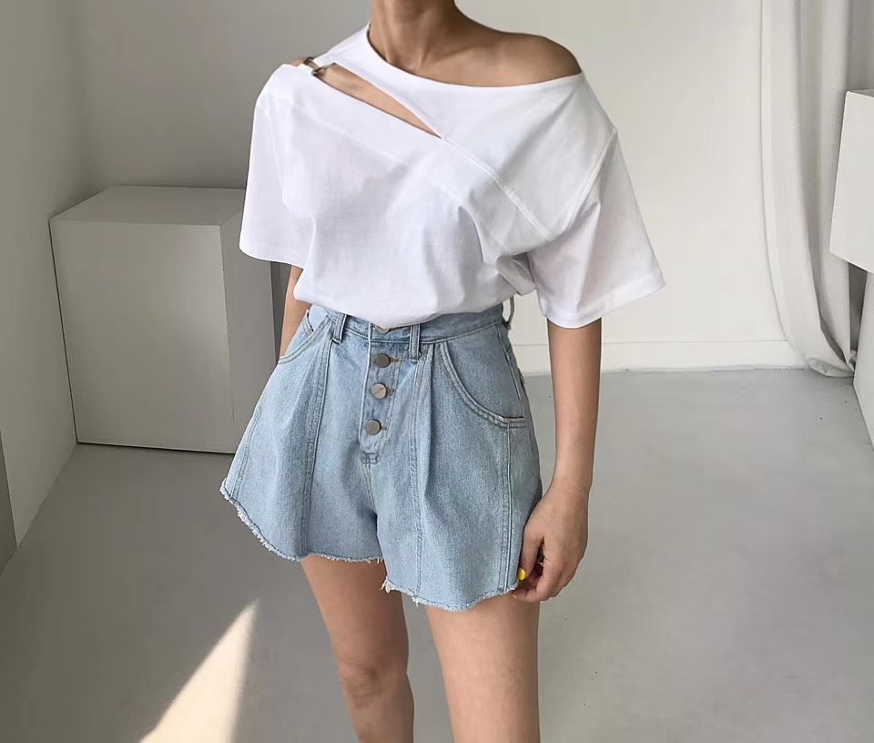 白色
