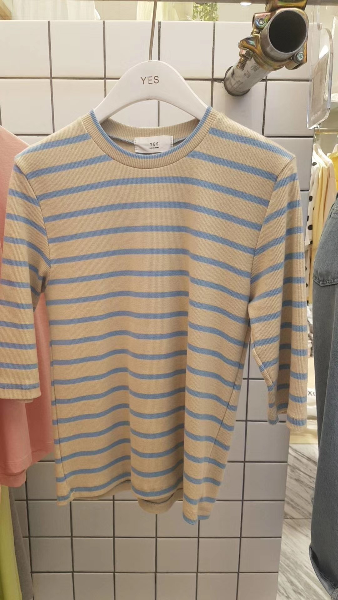 蓝色