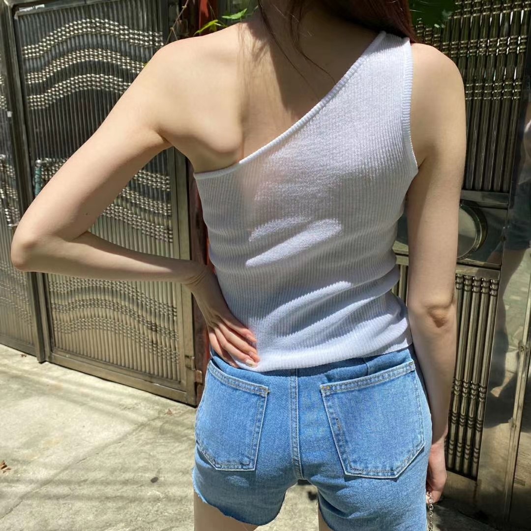 白色
