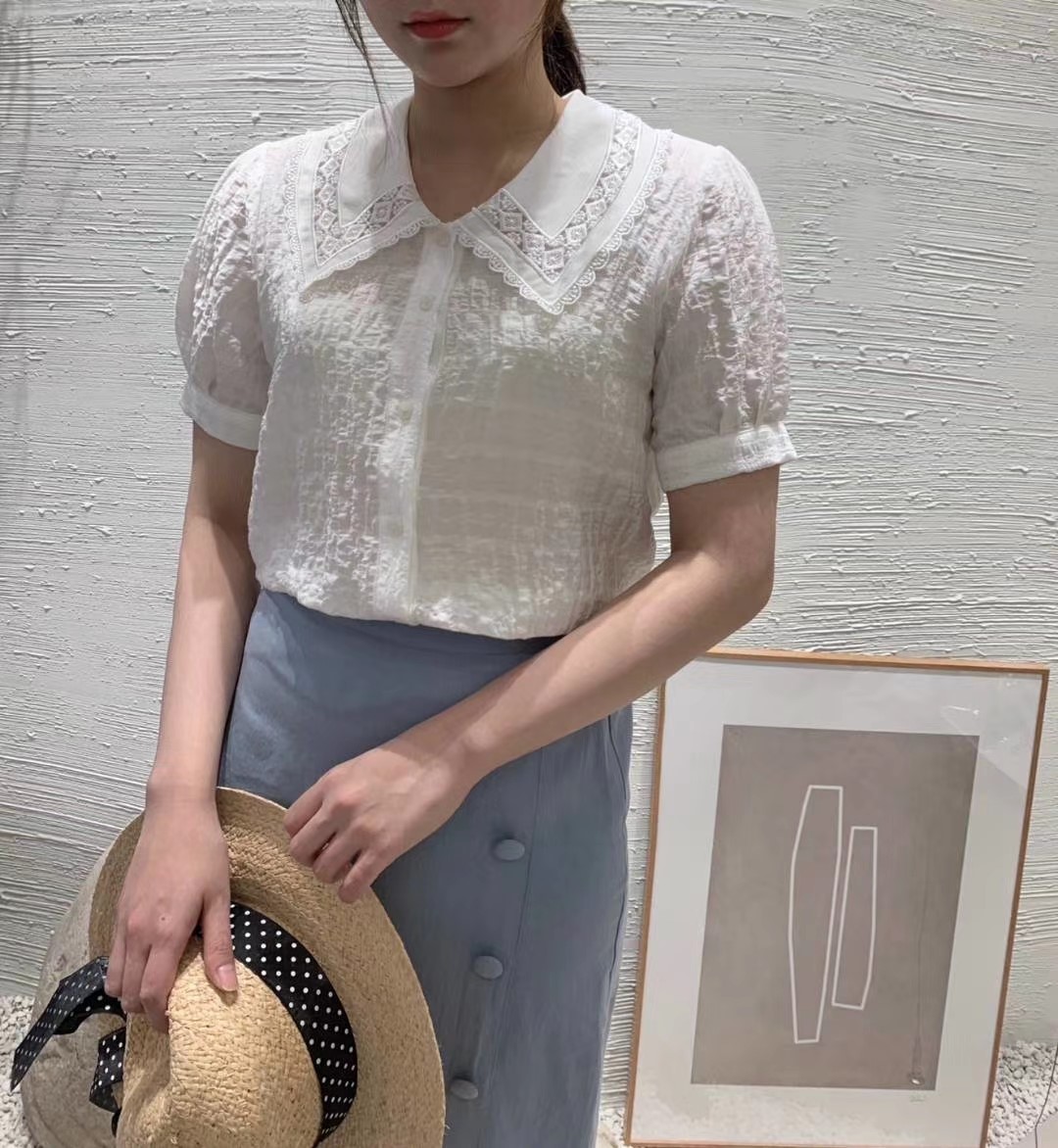 白色