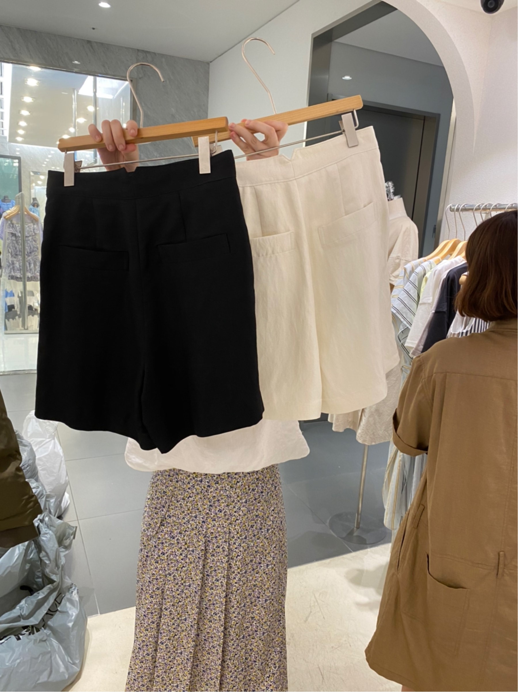 白色