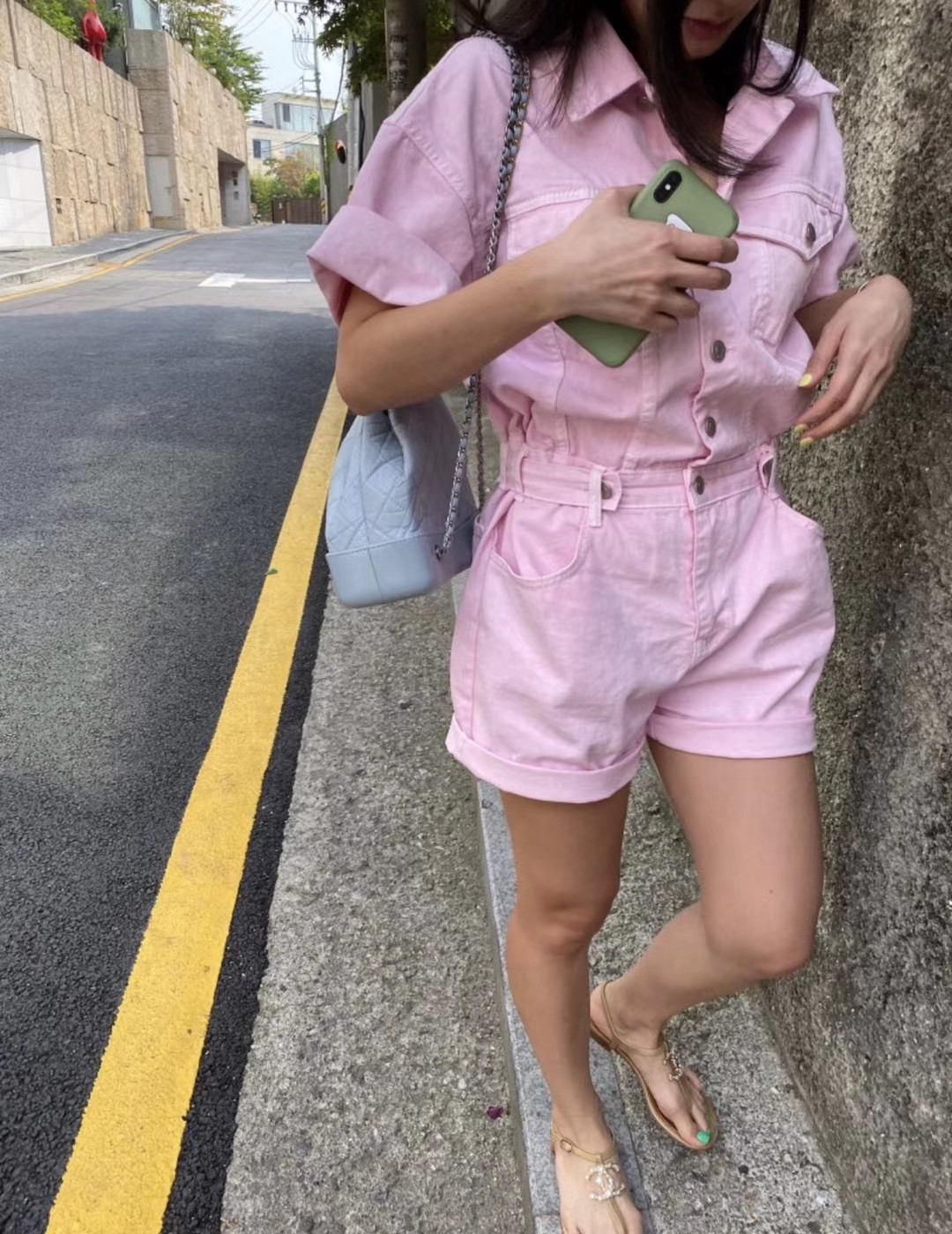 浅粉色