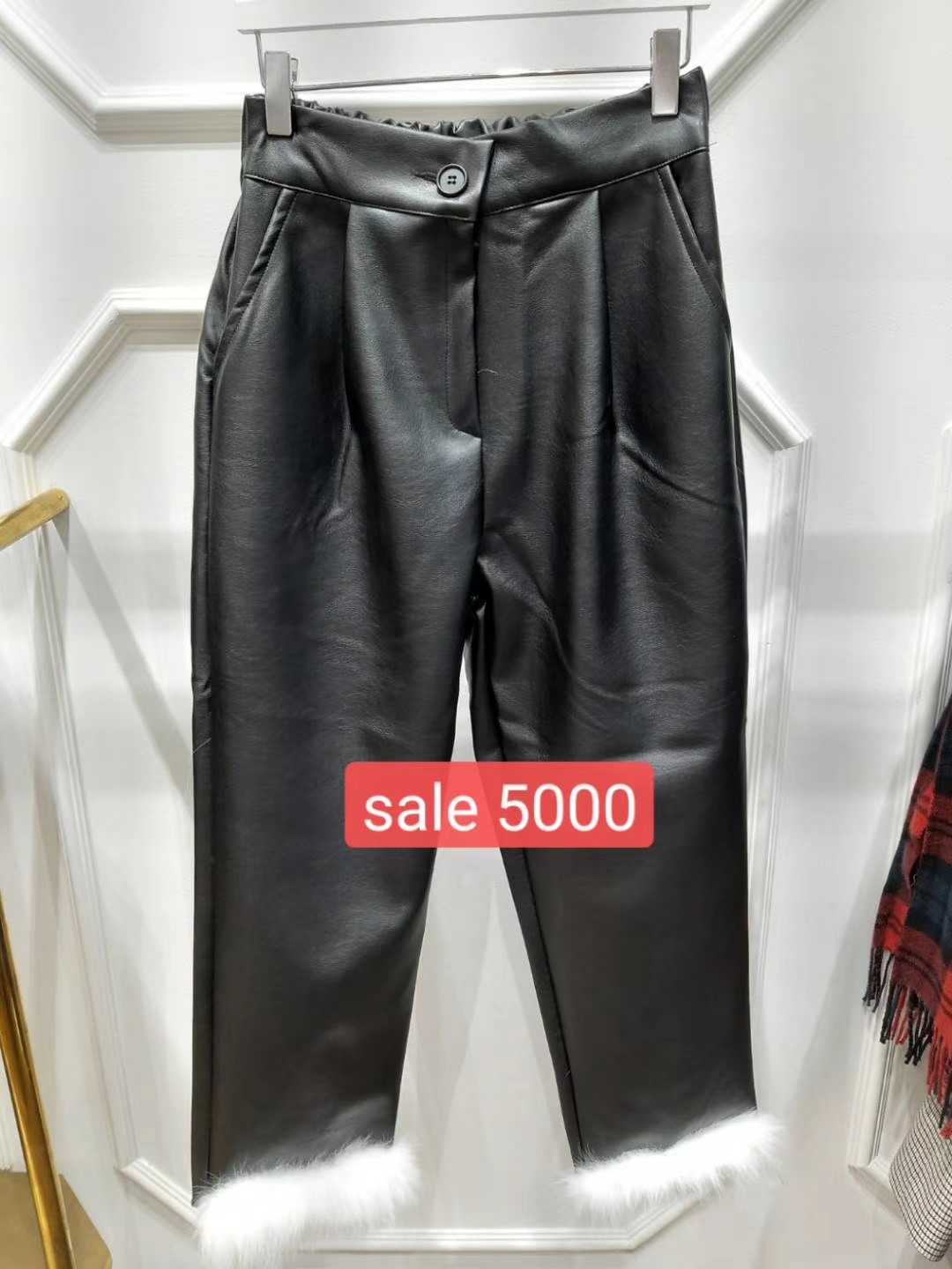 黑色