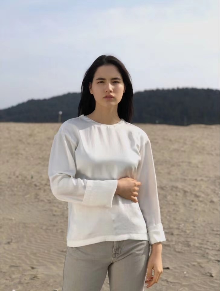 浅棕色