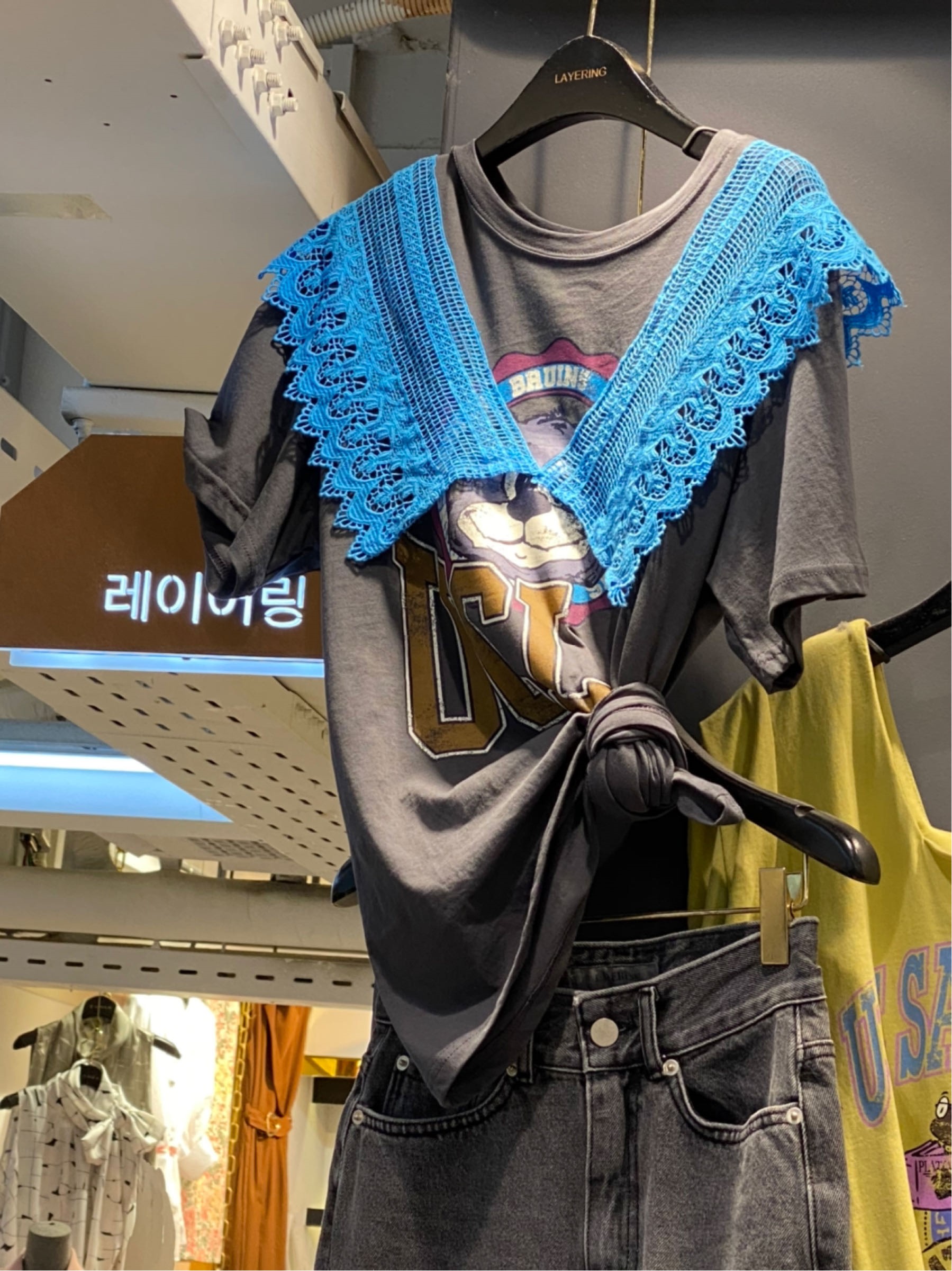 黑色