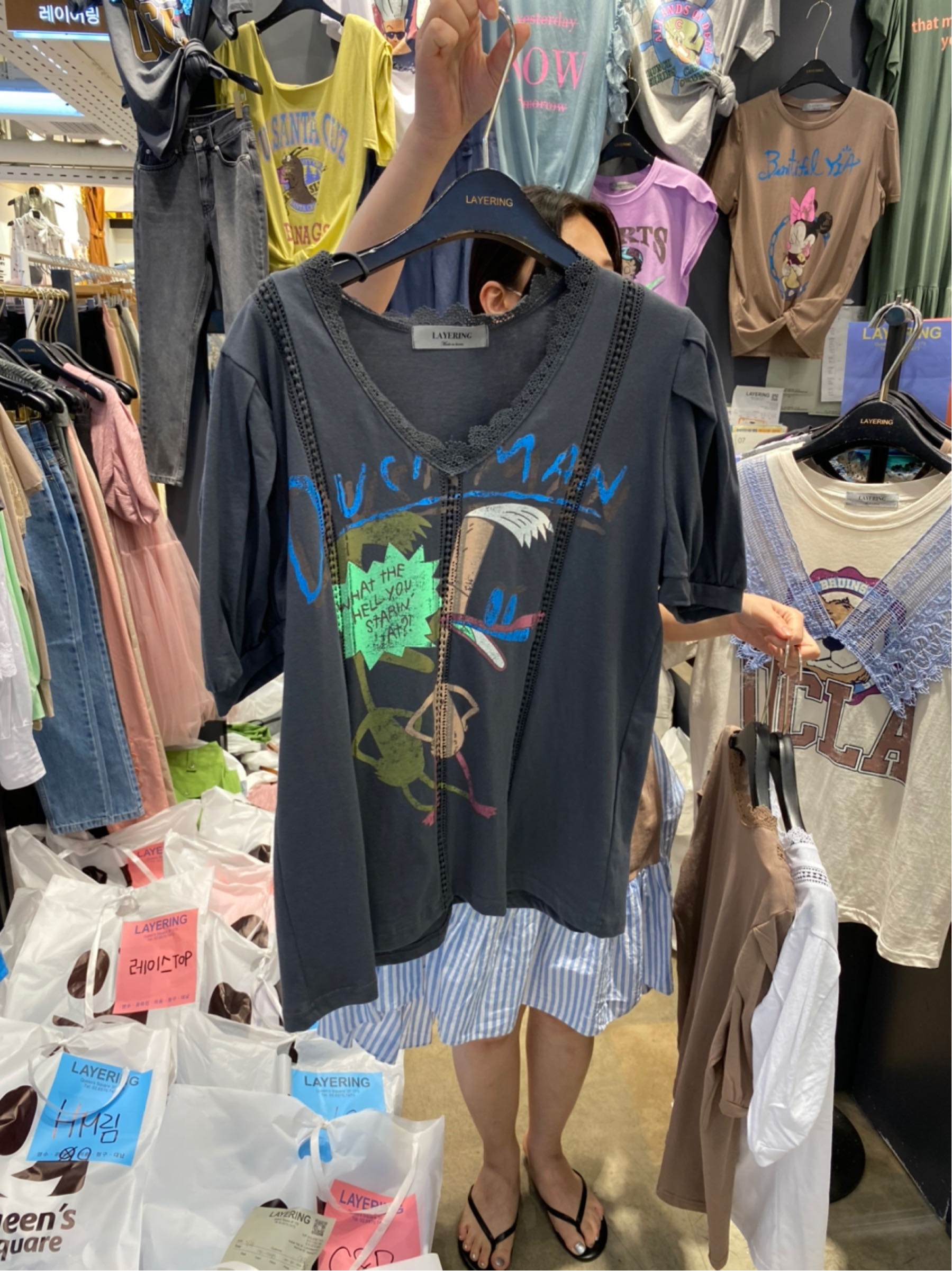 黑色