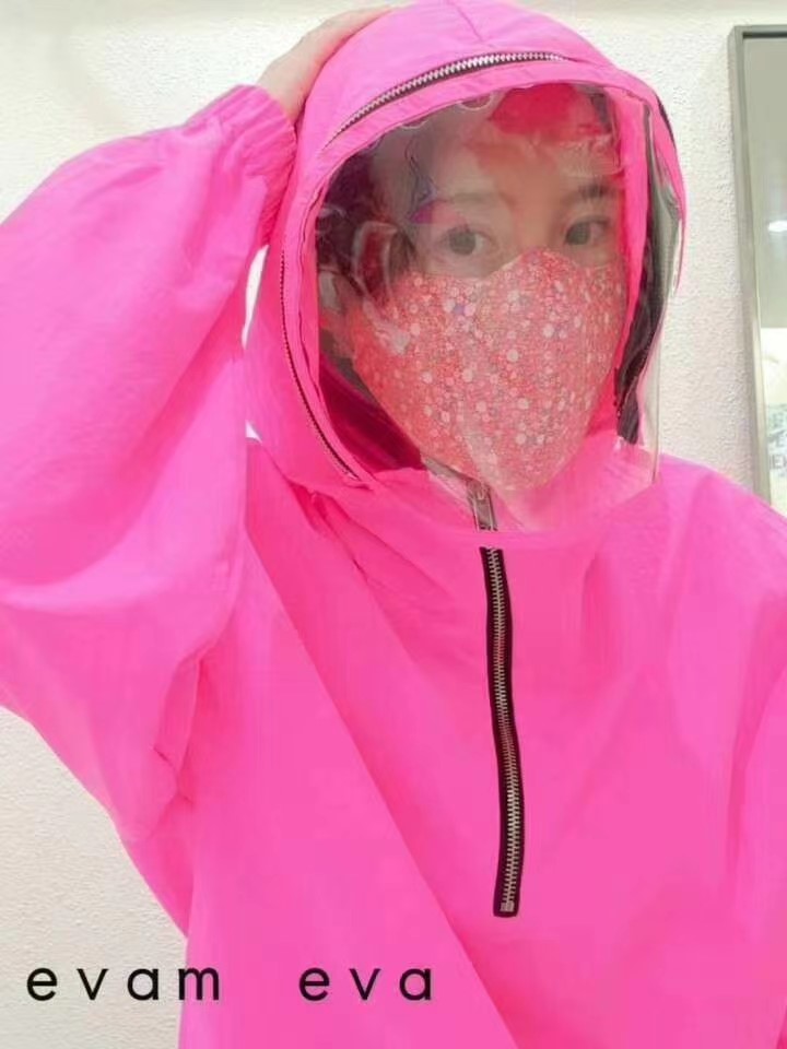 红色