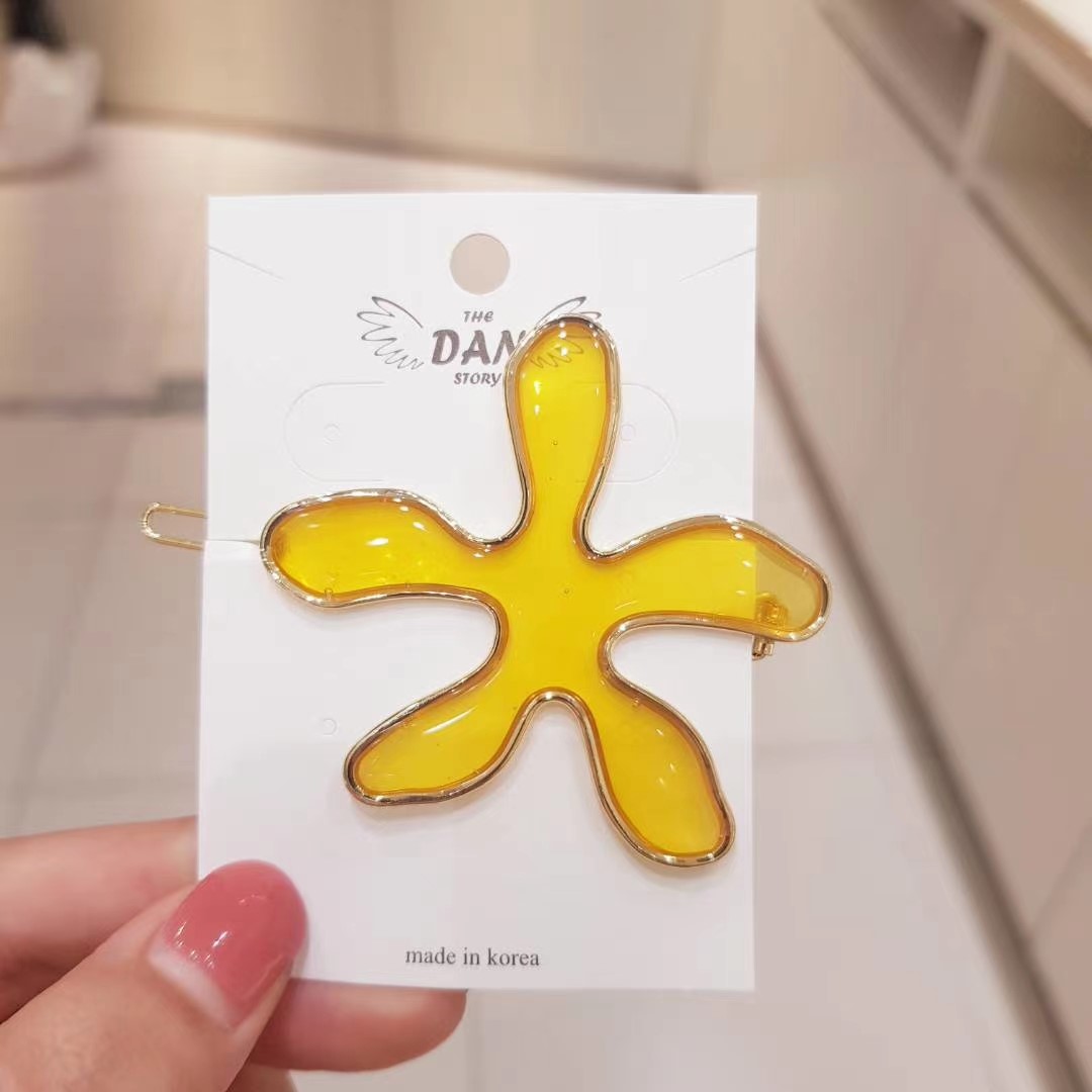 黄色