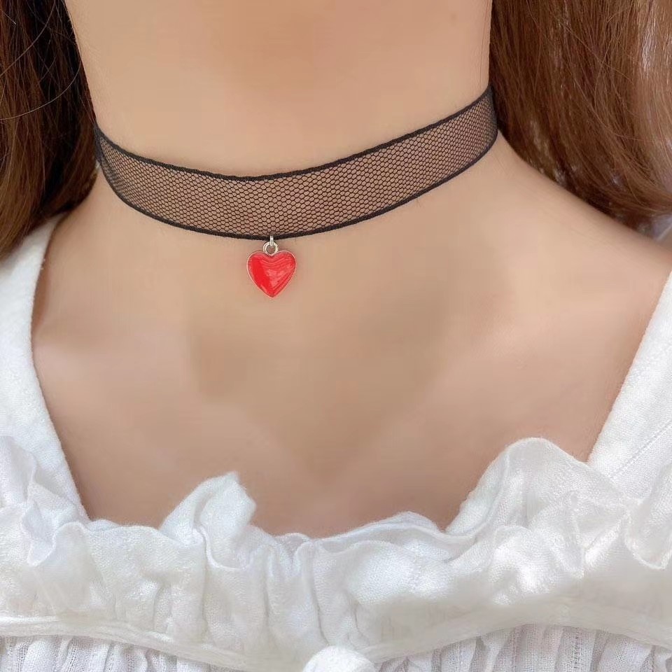 黑色