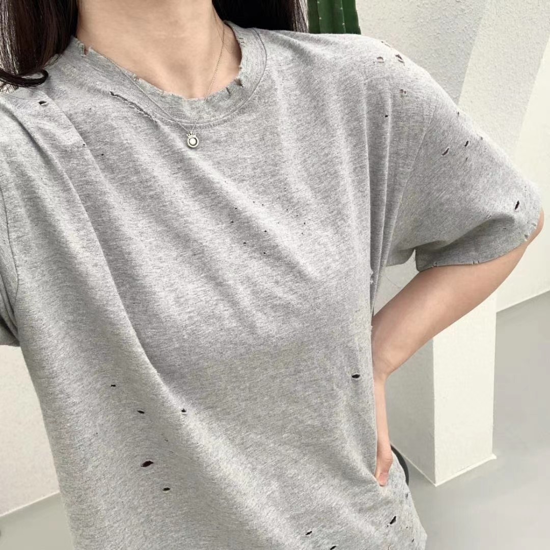 灰色