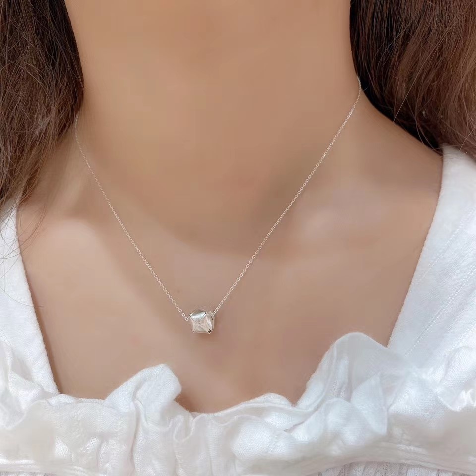 银色