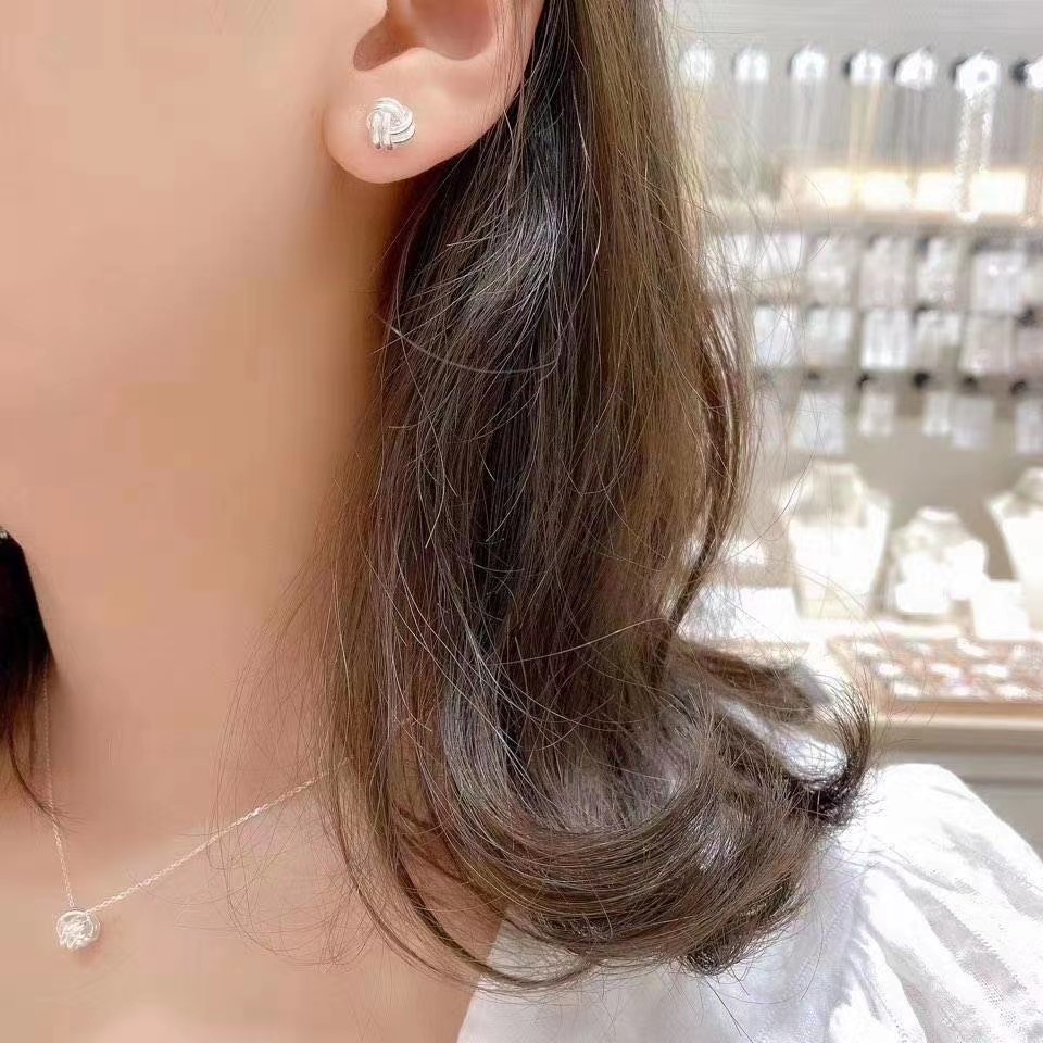 银色