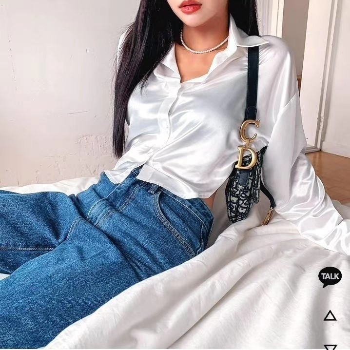 灰色