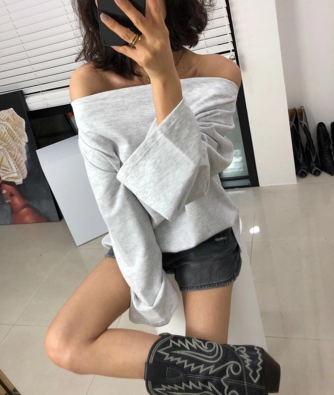 灰色