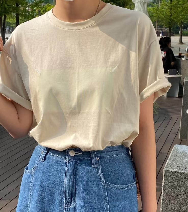 灰色