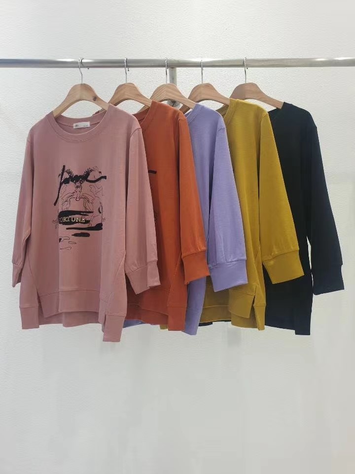 粉红色