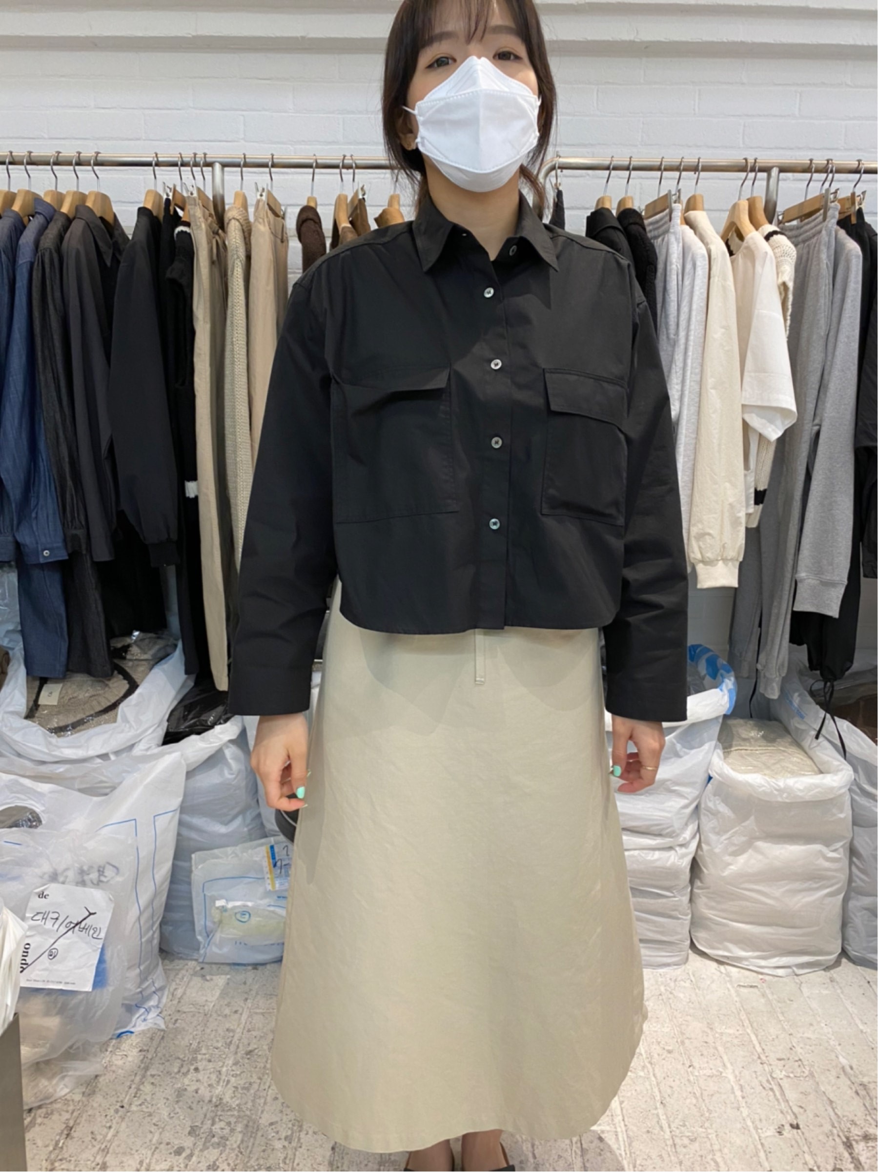 黑色