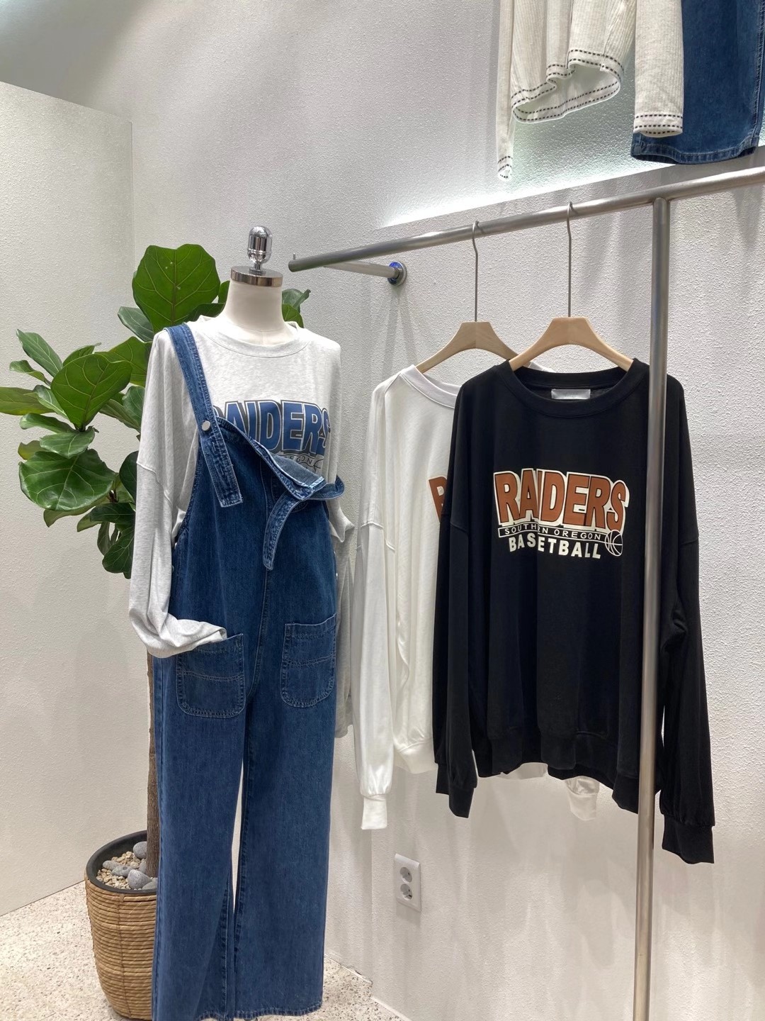 灰色