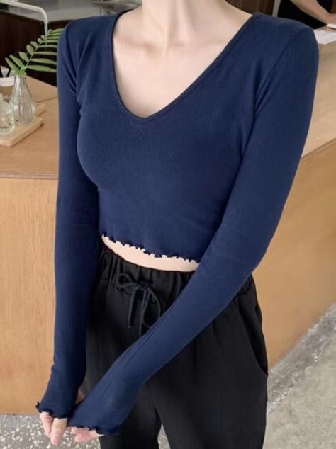 深粉色