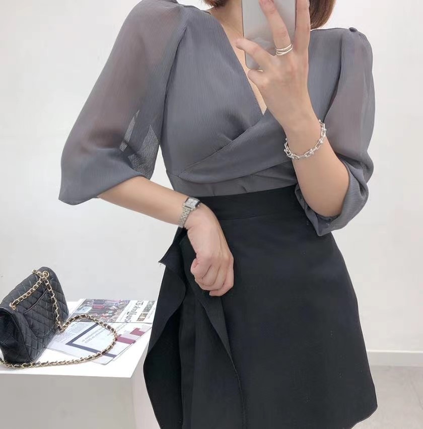 深灰