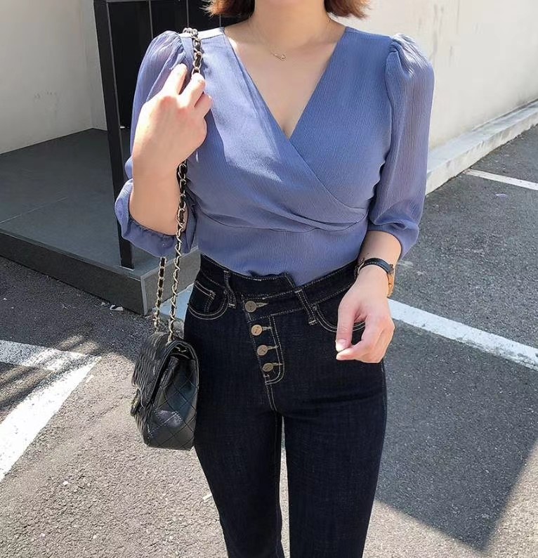 蓝色