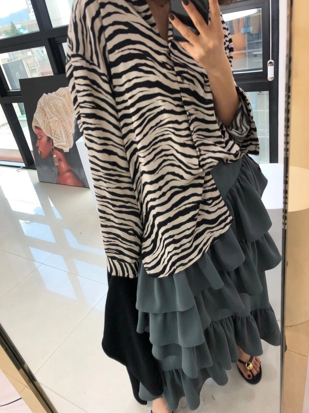 深蓝色