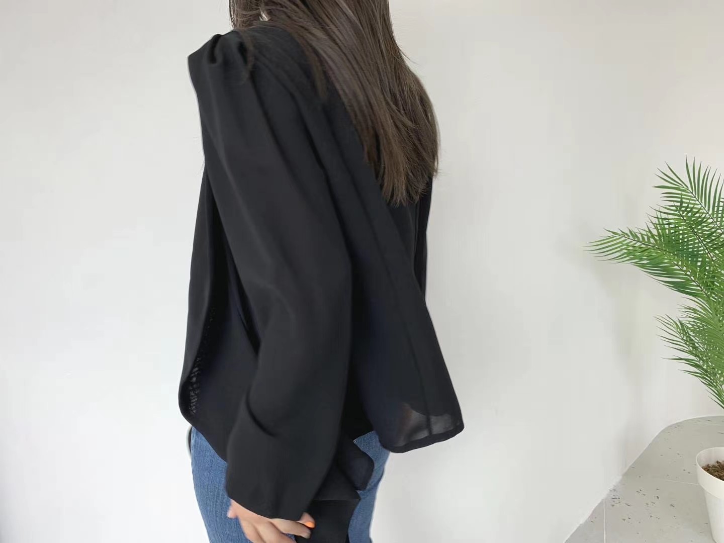 黑色