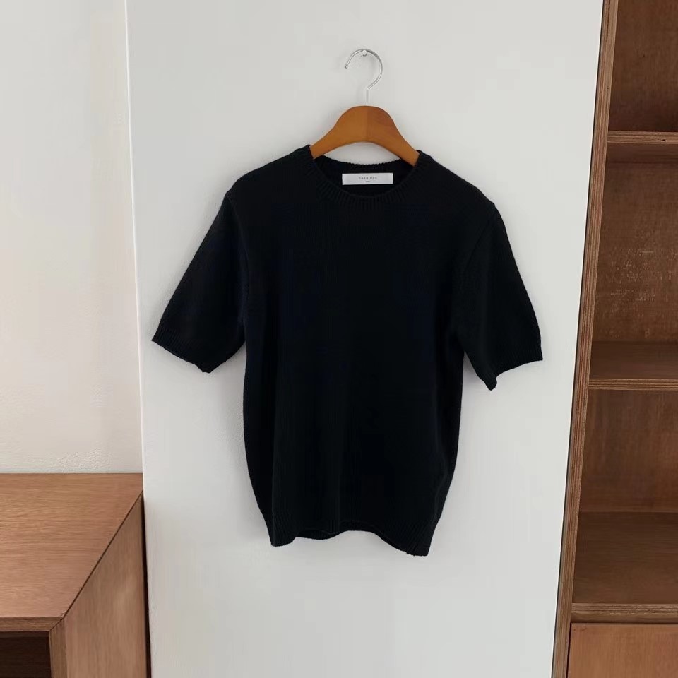 黑色